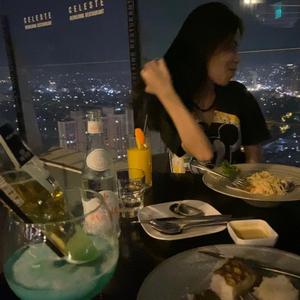 ស្នេហាក្នុងកែវភ្នែក