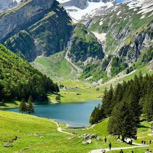 快乐的故事每天讲