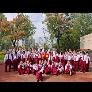 红红的太阳 演唱：3.1班