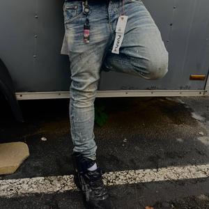 Strikers (feat. 1lullwickk)