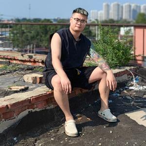 饶玉婷和喻佳豪躲在李文刘海里灌泡