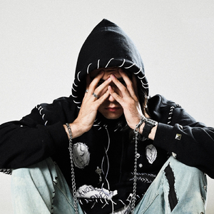 Sufriendo (feat. Sh4med)