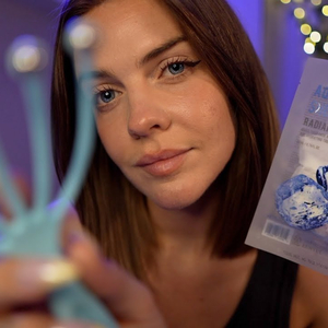 Éponges et eau froide sur le visage