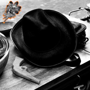 Humma (feat. Paleface)