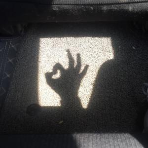 我只敢在水龙头打开的时候哭泣