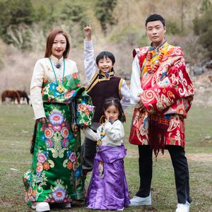 不想长大(肖杰一家)