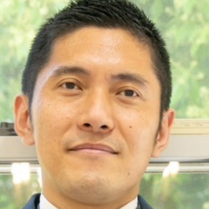 似てなくてごめんね