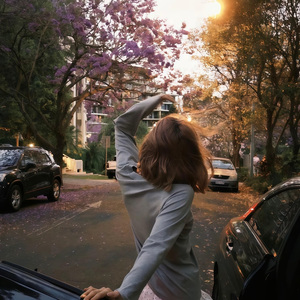 其实我有回头但你却没等我