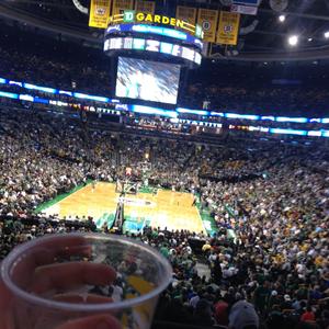 Airbags (feat. Hippies and Thugs)