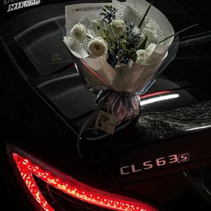 原来终究都需要寂寞来偿还