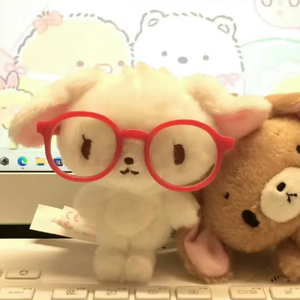 手中的咖啡已冷却