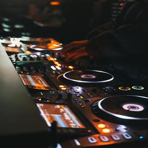 Onurhan & Masal (Mix) Bir Türlü sığamadın.