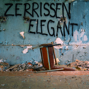 Zerrissen Elegant