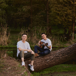 站在山丘（蒋晨）