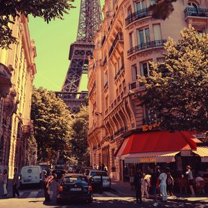 Chilling Paris