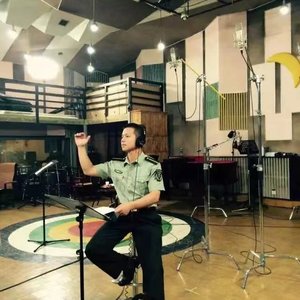 敢打敢上(董容誠领唱)