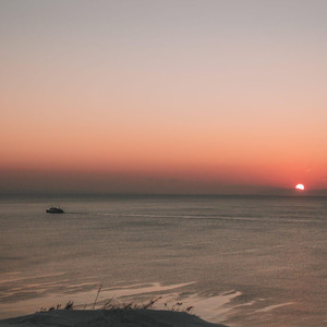 雨丝缝补的休止符