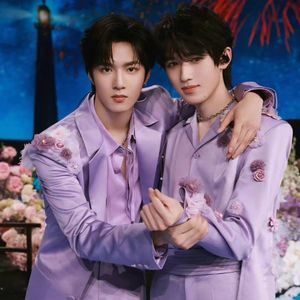 烟花升停在星夜