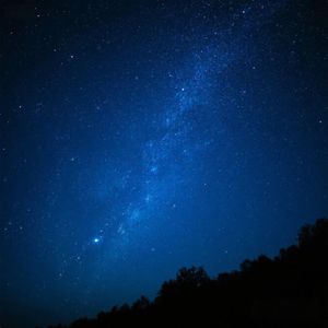 星空下的沉思