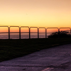 逆着人群奔向你