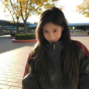 太阳与地球-袁一琦