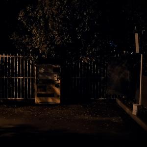 南京这座城市里的仨穷逼