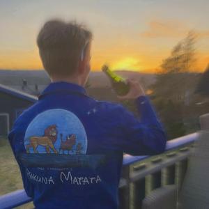 Hakuna matata (feat. Admiral J & MC Kækz)