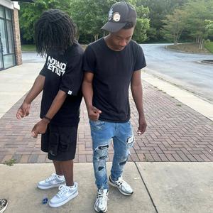 Crazy Bitch (feat. 2Xtra)