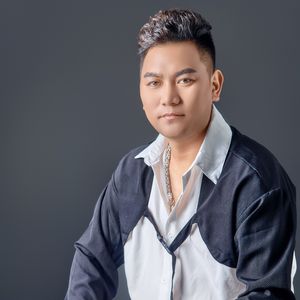 54索南多杰   （穿苏和泽的姑娘）