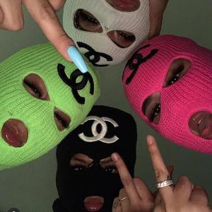 Hold Up 2! (feat. REDEMBRECE)