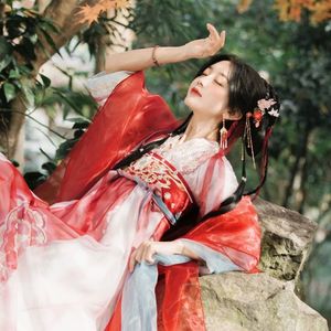 破浪的白帆