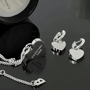 熄灭(你总问在一起会不会感到厌倦)