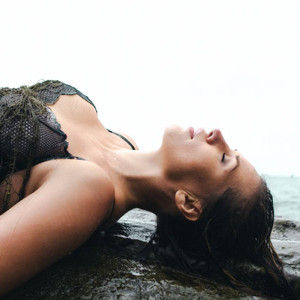 Меня лечит море