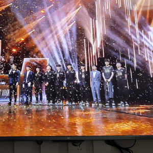 RNG牛逼 我们是冠军 继续加油