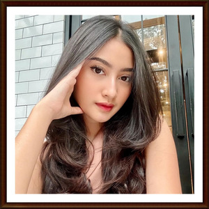 Genggamlah erat tanganku