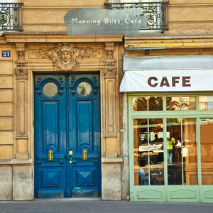 午後3時、青い扉のまえで