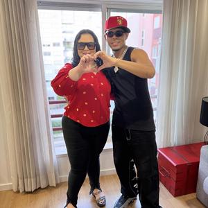 MTG FAZ A POSIÇAO DO CANGURU , LEVANTA PERNINHA (feat. MC MÃE)