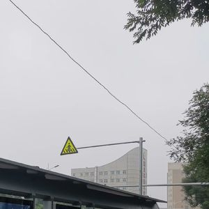 草莓香烟和柠檬爆珠