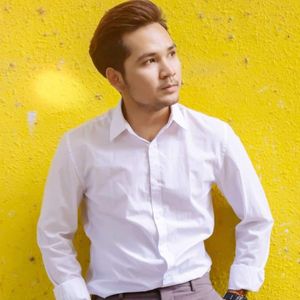 គេឈប់ស្រលាញ់យើងហើយ