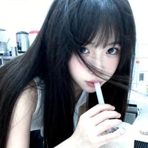 不敢回看 (左顾右盼不自然的暗自喜欢)