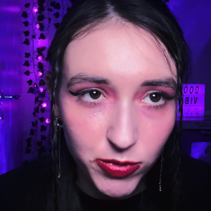 Rosa Lidschatten, Bronzerperlen & Lektionen fürs Leben