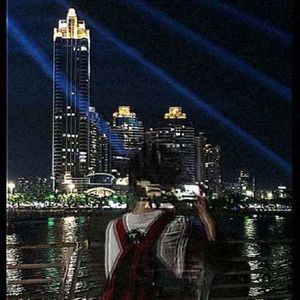 자기 환상의 빛에 물들어 쓰러지다