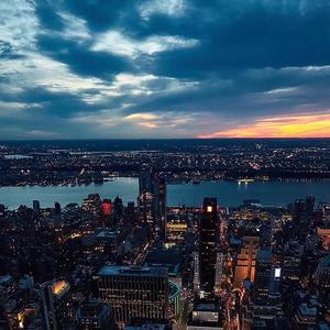 多想在平庸的生活拥抱你