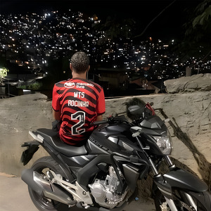 Nos Espirra Lança pra Elas Empina a Bunda