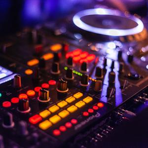 Bounce (feat. Broklyn Beats)