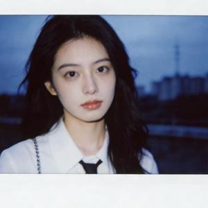 你我的缘分太浅 只够擦肩