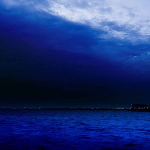 安静的陪在你身边