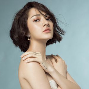 Khoảnh Khắc Ấy