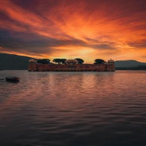 Rani Mahal (feat. Deep Shrestha)