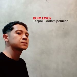 Terpaku dalam pelukan